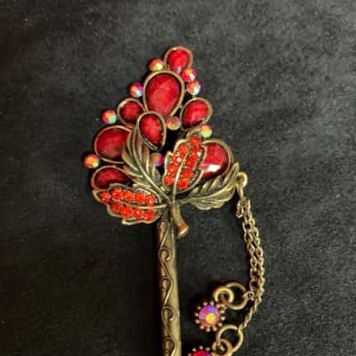 Women's Hairpin Costume Gold Toned with red gemlike stones 