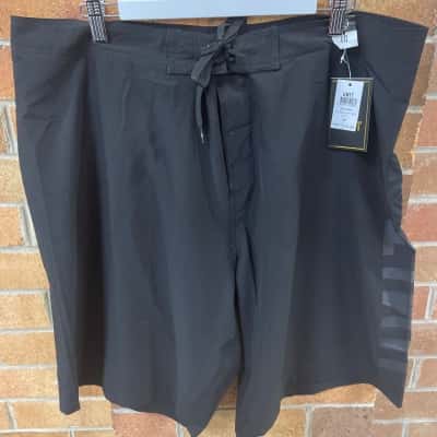  Mens  Size 40 Unit Board shorts