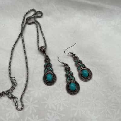  Women’s Gorgeous Native Indian Style Necklace & Matching Drop Pierced Earrings