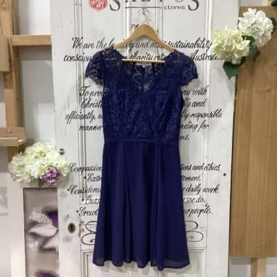 Review Brand! AS NEW LACEY UPPER BODICE COCKTAIL LOVE HEART NECKLINE DRESS! Womens  Size 10 Cocktail Dress / Midi Dress Navy Blue 