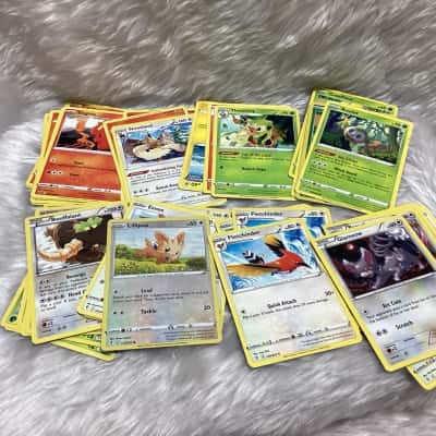 100 + Pokémon mixed cards 