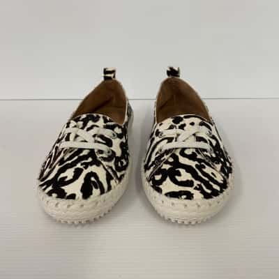 Diana Ferrari Supesoft White Abstract - Pony Shoes - Size 40 
