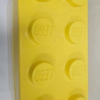 2.5 assorted lego in lego bucket