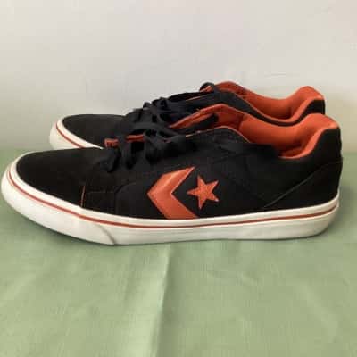 Converse Unisex  Size 10 / 11.5 / 44 / 9 Black  / Orange / White 