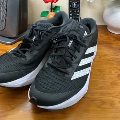 Adidas Mens  Size 9.5 Sneakers Black  