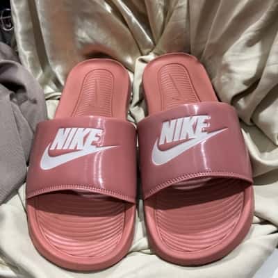 Nike Womens  Size 9 Slide Sandals Peach 