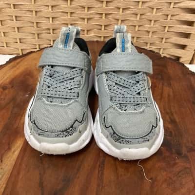 Skechers Shark Bots Kids Boys Size 5/5.5 Sneakers Shoes Outdoors 