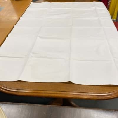 Vintage White Tablecloth 120 x 140cm HTH2 