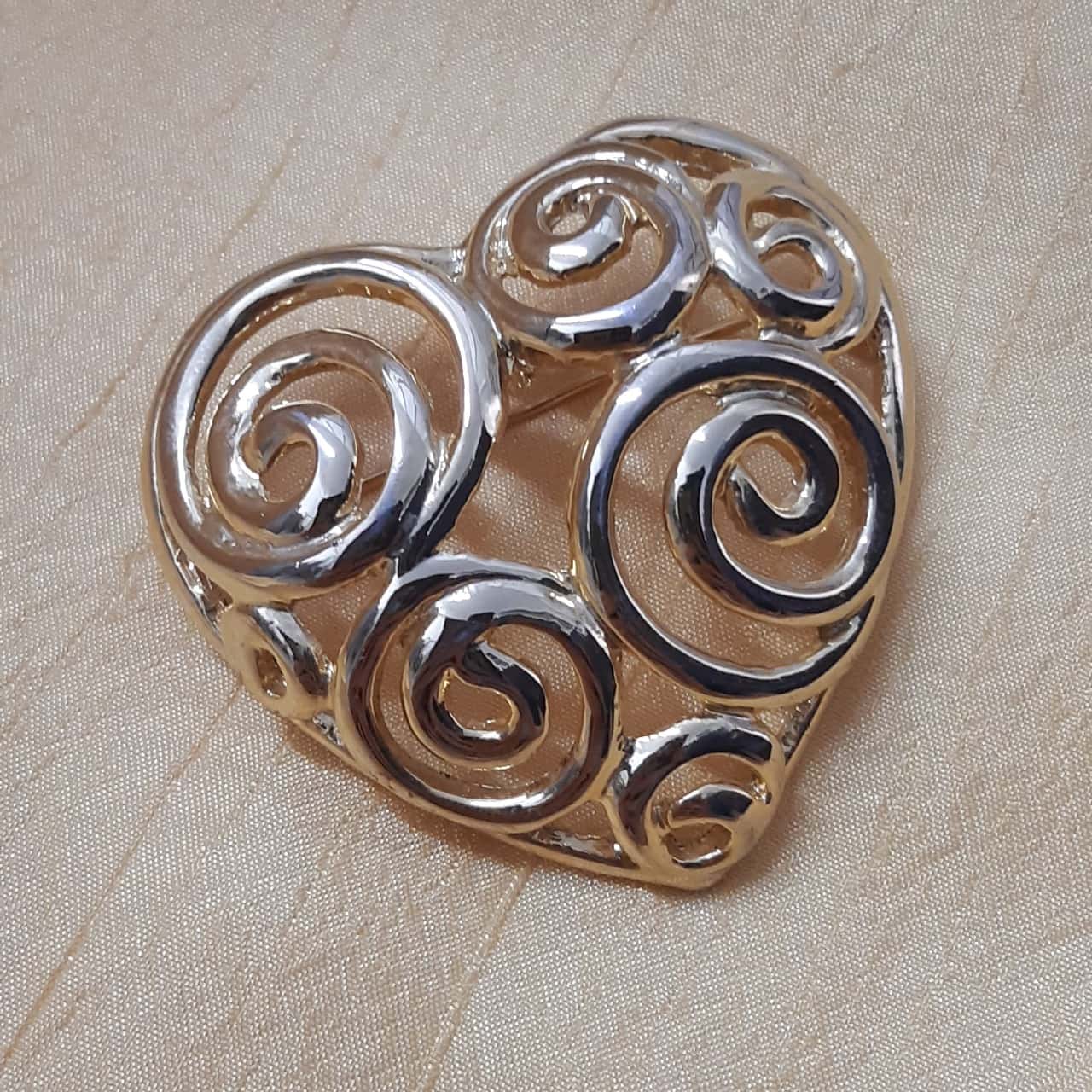 golden-heart-brooch-s