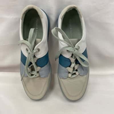Django & Juliette  Womens  Size 39 Sneakers Beige / Blue / White 
