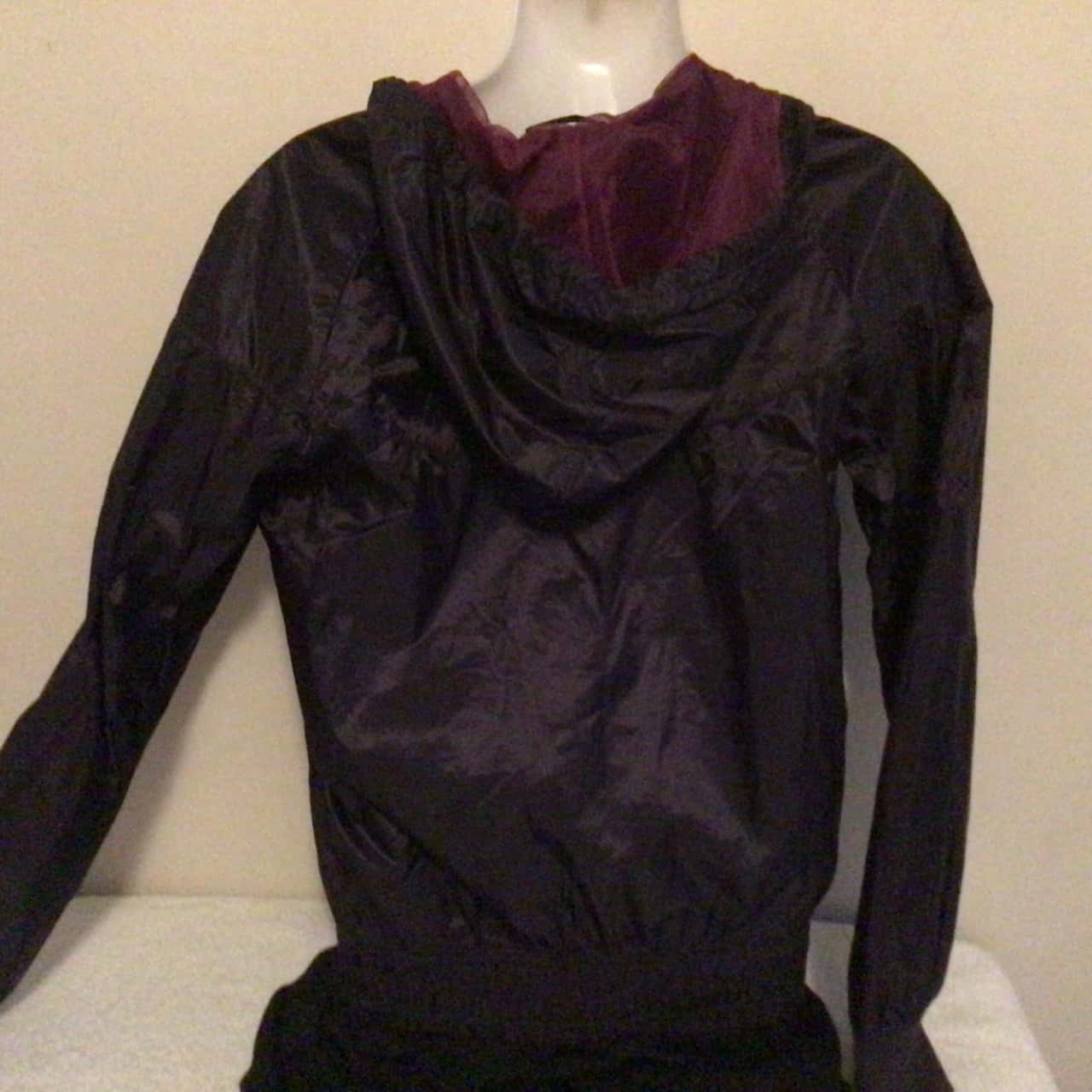 Womens Nike Spray Jacket Size M Deep Purple (s)