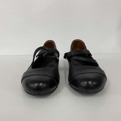 Ziera Womens Shoes -  Size 40 