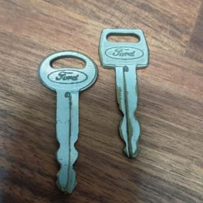 2 x Vintage Ford Car Keys (C)