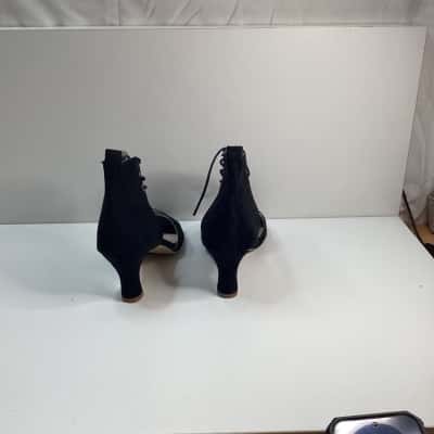  Womens  Size 8 Heels Beige / Black  