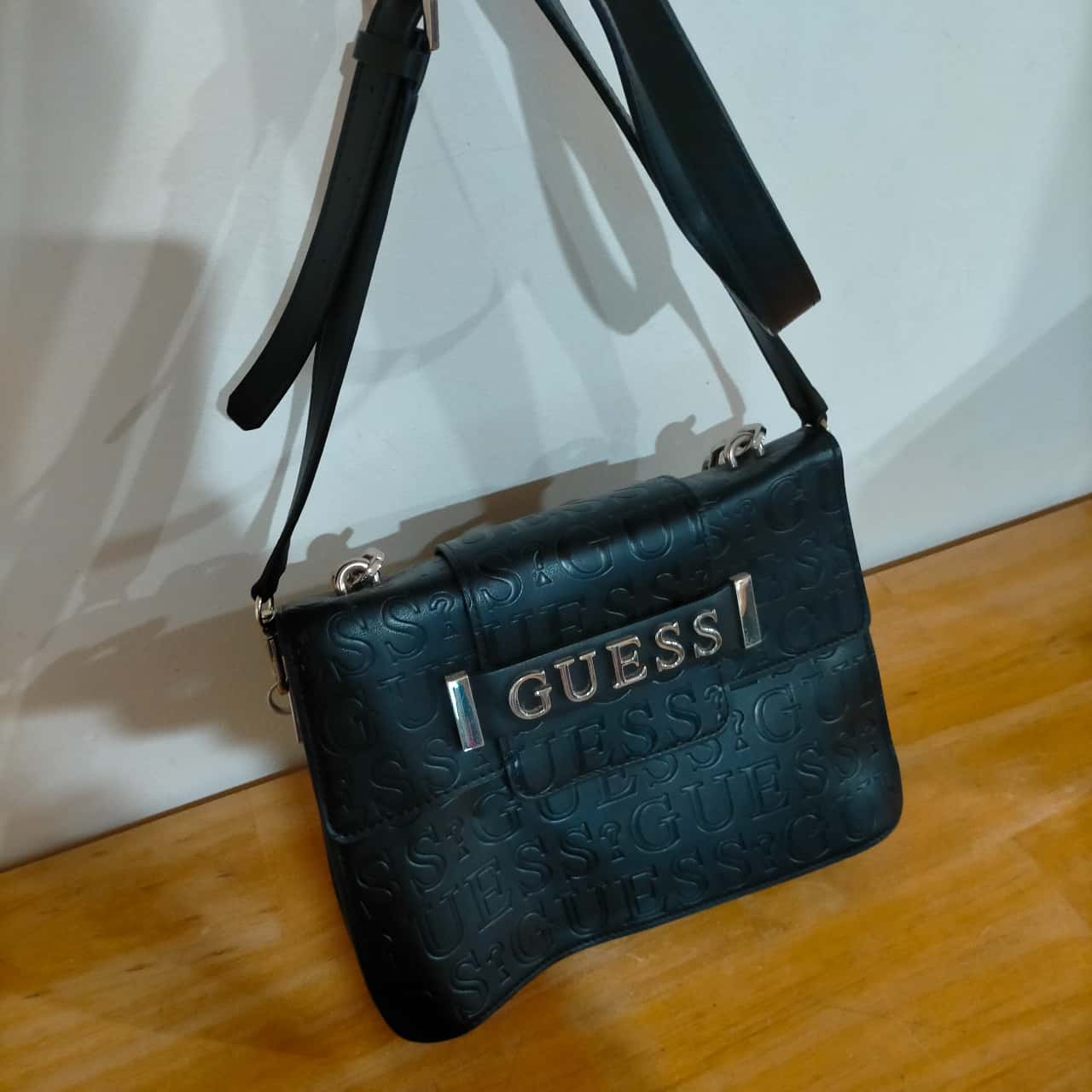 Guess Jeans Black Polyurethane Women's Handbag