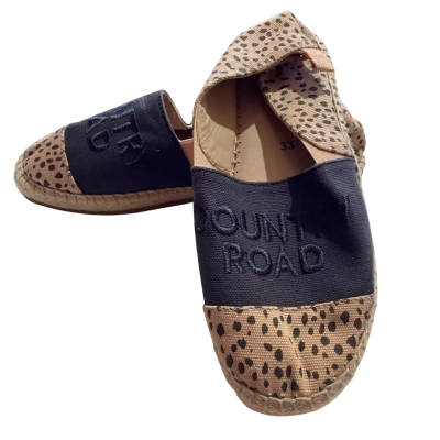 Country Road Kids  Size 33 Shoes Black  / Brown 