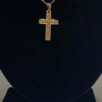 PROUD THE JEWELLERS 9K YELLOW GOLD Cross Pendant and Necklace Women's 