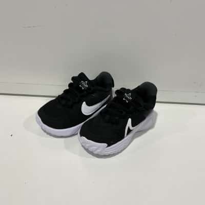 Nike Star Runners Kids size 5c