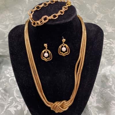  Womens Bracelet / Earrings / Necklace Gold-tone Bundle