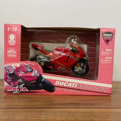 Maisto Ducati Corse Desmosedici 1:18 Die Cast Model Motorcycle, Casey Stonor No. 27