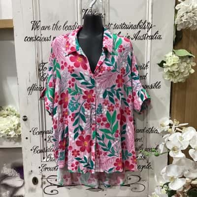 Proud Poppy Clothing Brand! STUNNING SHORT SLEEVED FLORAL SHIRT & SHORTS SET! Womens  Size 12 Floral / Pattern / Pink  