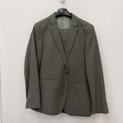 Yd. Green Slim Tapered Fit Suit - Jacket 42 / XL - Pants 36