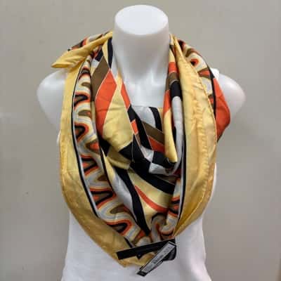 BNWT Oxford One Size Square Scarf Swirl