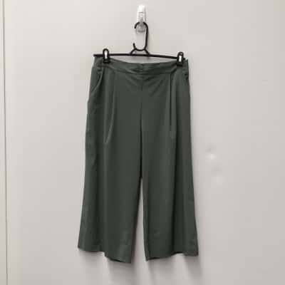 Kathmandu Women"s wide leg culottes  Size 12 Khaki 