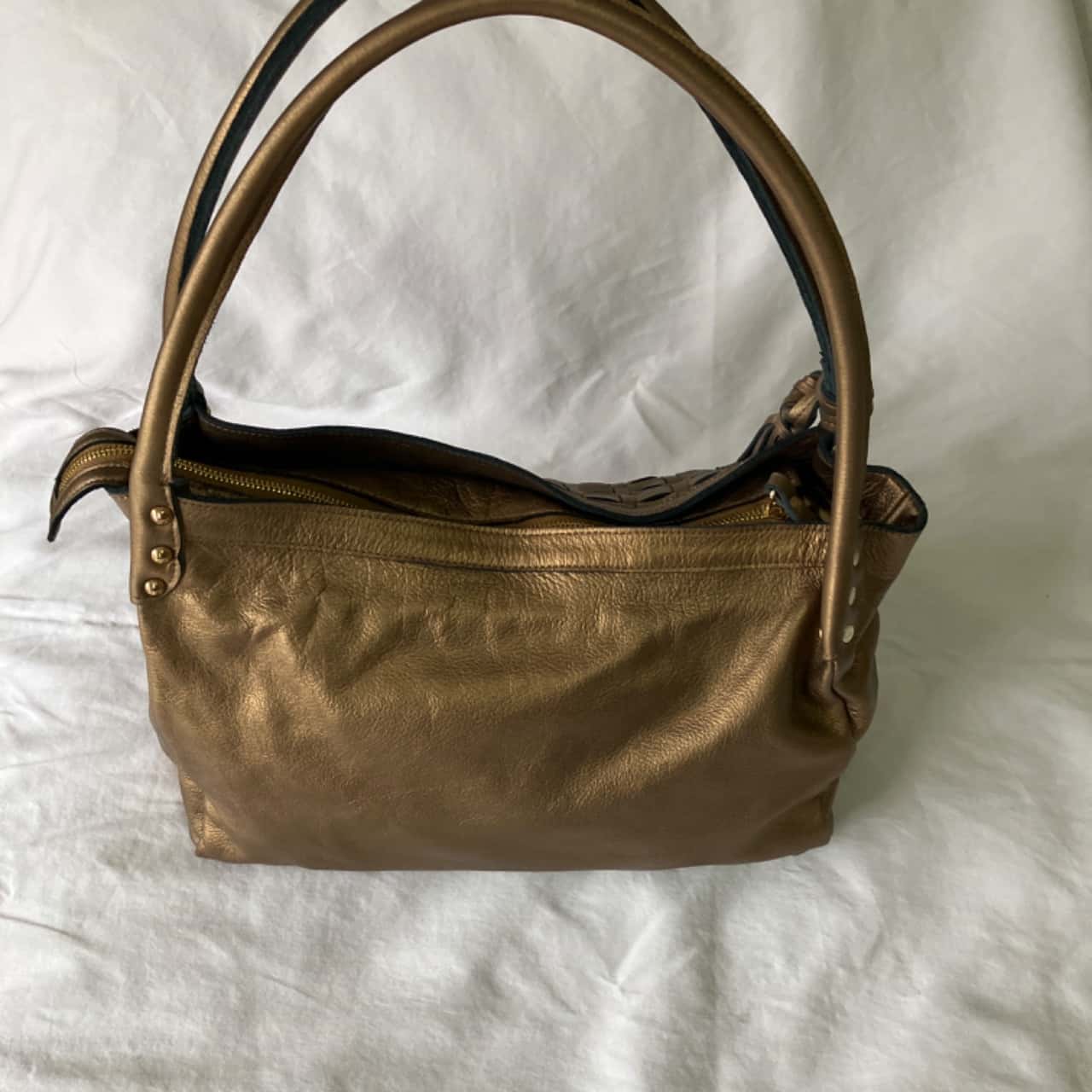 Cadelle Women's Woven Cross Body Bag Bronze Gold (s)