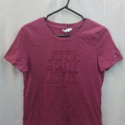 Tommy Hilfiger Womens  Size S  T-shirts Maroon 