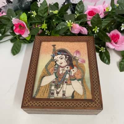 Gorgeous small wooden box