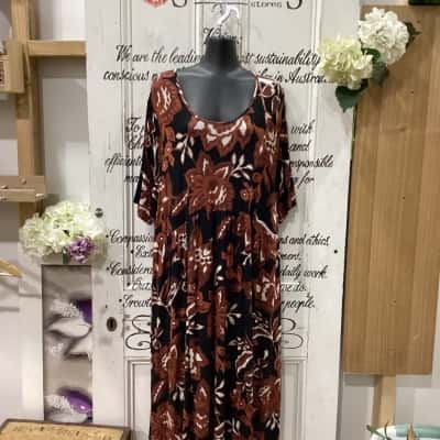 Taking Shape Brand! BNWT RRP $139.00! BAMBOO MALAWI SHORT SLEEVE MIDI DRESS! Womens  Size 16 Midi Dress / Short Sleeve Dress  Black  / Brown / Floral / Pattern 