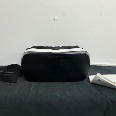 Samsung Gear VR headset powered by Oculus 