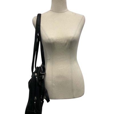 Modapelle Womens Leather Backpack/shoulder bag Black  