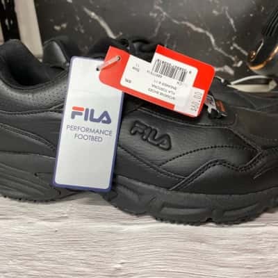 Fila  Size 11 Black  slip resistant sneakers new 