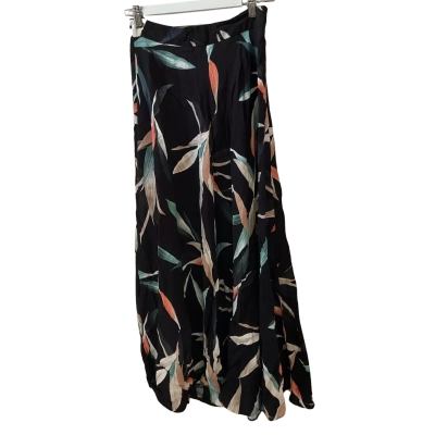 Country Road Womens  Size 8 High Waist Skirt Black  / Floral 