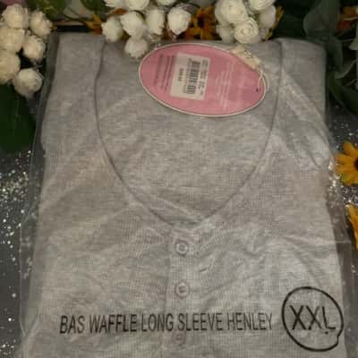  Women’s Size XXL Grey Long Sleeve Top. New