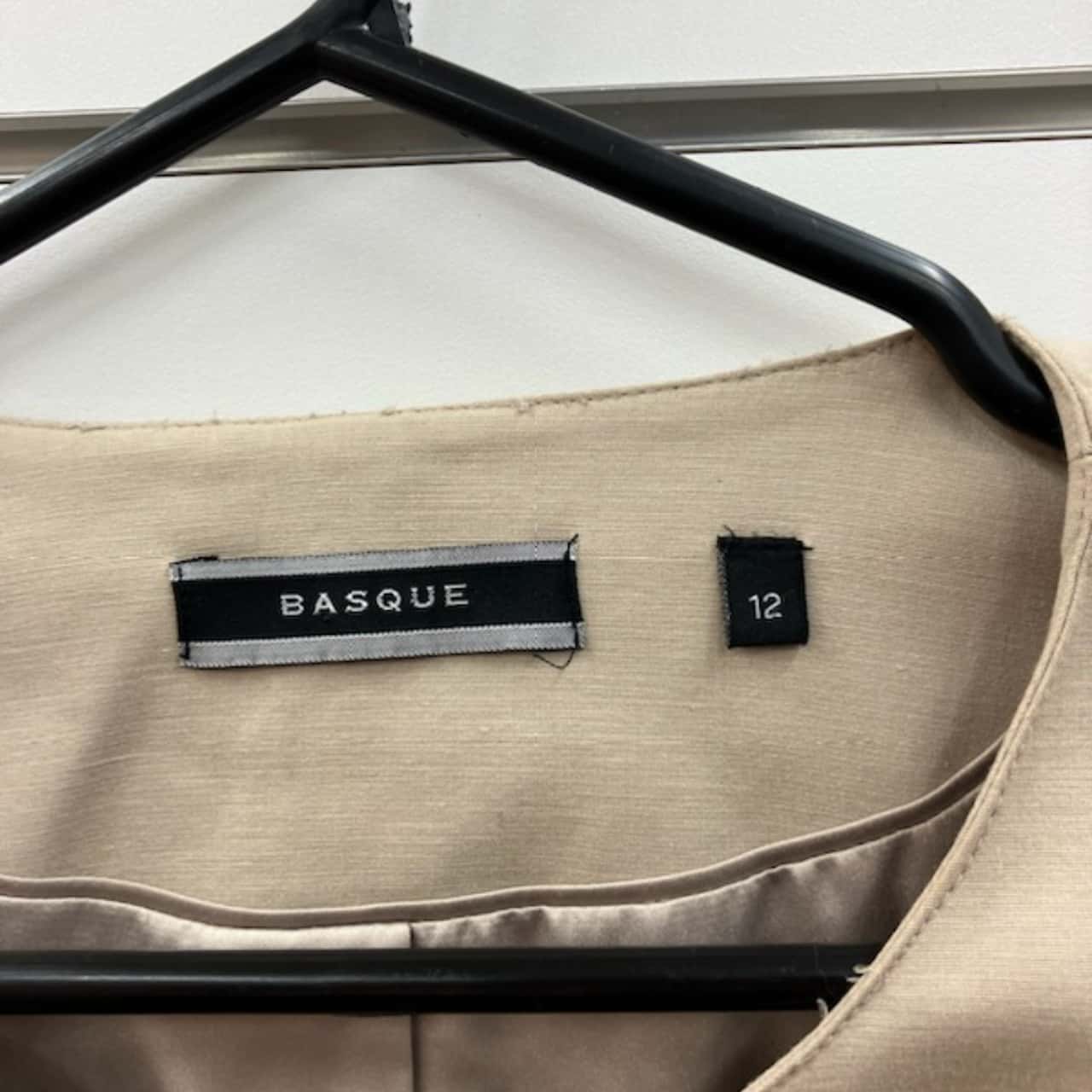 Basque Womens jacket Size 12 Front Zipper Beige