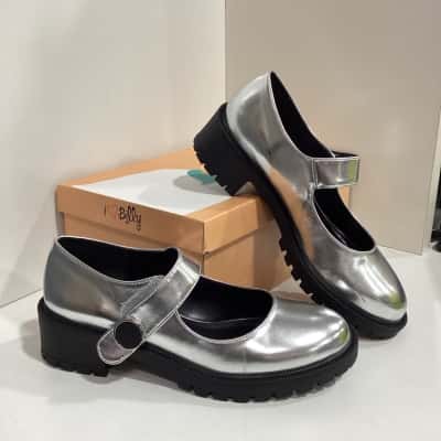 I Love Billy Womens Size AU 8/ EU 39 Irenedele Silver Smooth Heels