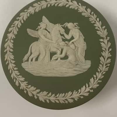 Wedgwood Jasperware green trinket box