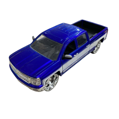 Jada Toys Just Trucks 1:24 Scale 2014 Chevrolet Silverado Diecast Vehicle 