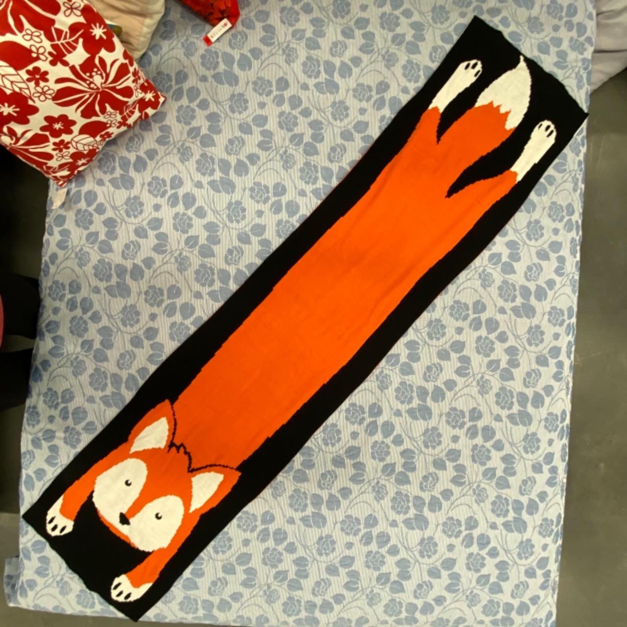 SPORTSGIRL FOX SCARF Very Cute!!(s)