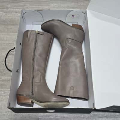 Diana Ferrari Womens  Size 6.5 Boots Brown 