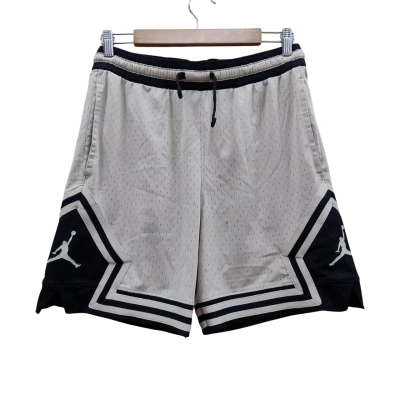 Jordan Mens  Size M Shorts Beige / Black (14)