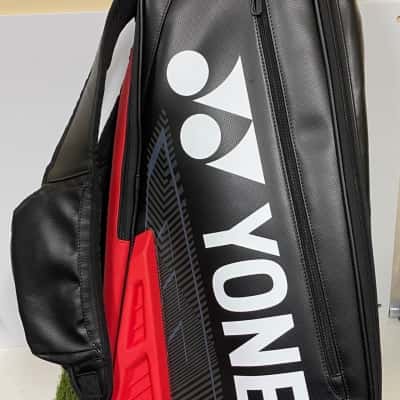 Yonex tennis bag red and black 