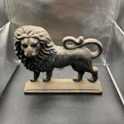 Vintage Cast Iron Lion Doorstop 