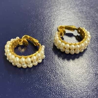  Womens Vintage Gold Tone and Faux Pearl Clip On Hoop Earrings 
