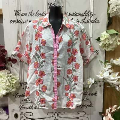 Alessandra Brand! BNWT THE SASHA PINK ROSE VINE FLORAL BUTTON UP SHIRT! Womens  Size M Button Up Top / Floral Top / Short Sleeve Shirt Beige / Floral / Pattern / Pink  