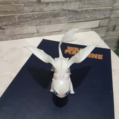 how to train your dragon light fury