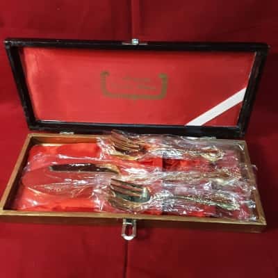 Unbranded 24kt gold plated cake set